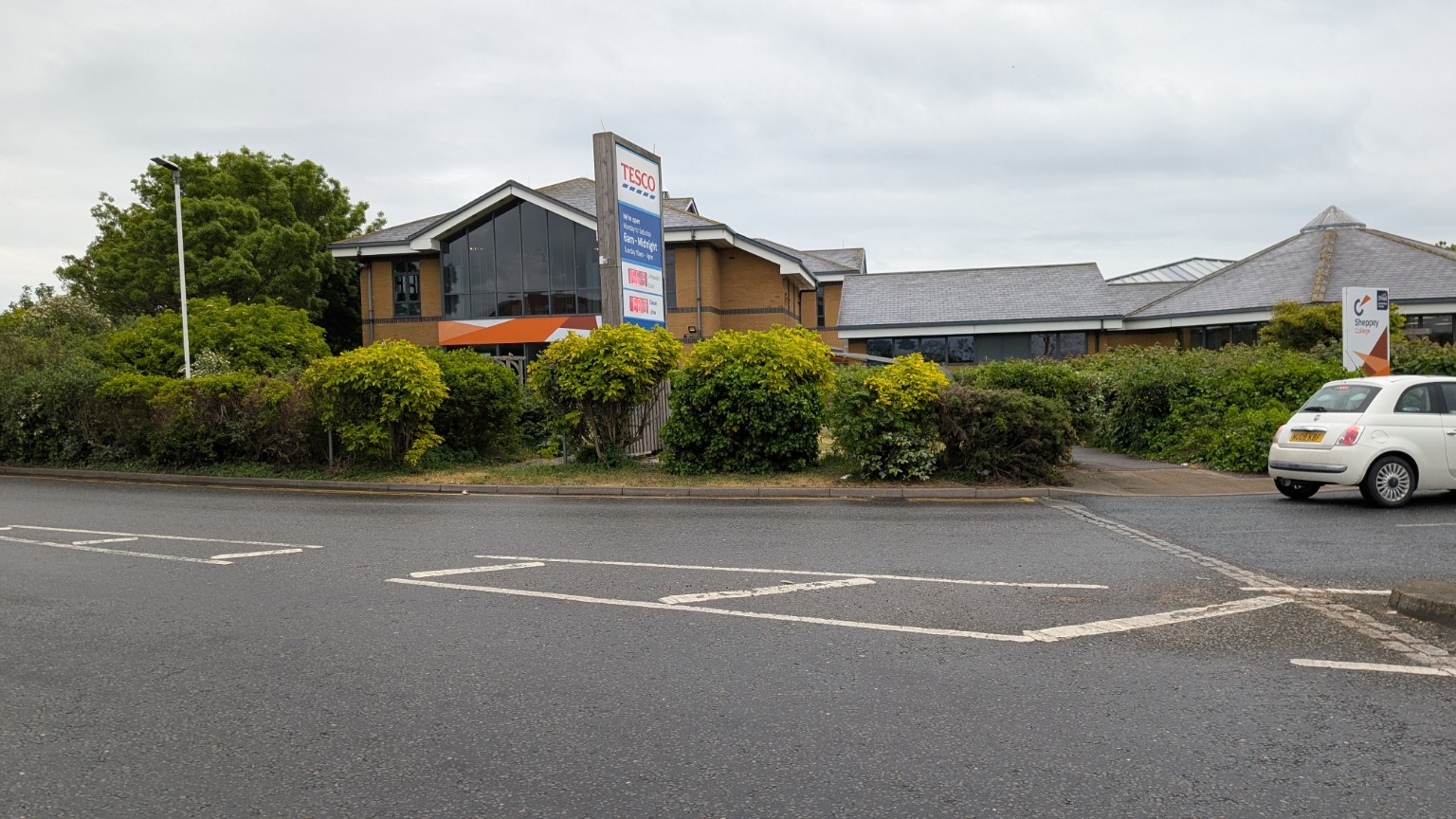Retail site landscaping